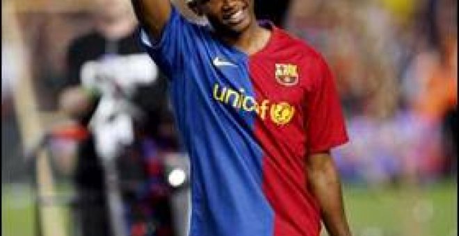 Eto'o dejará el Barça "si viene un loco y paga"