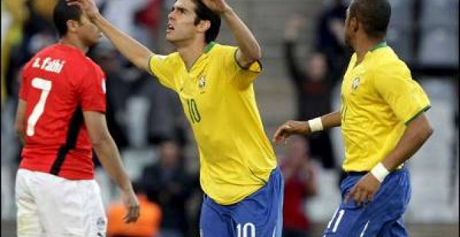 Sólo Kaká honra a Brasil