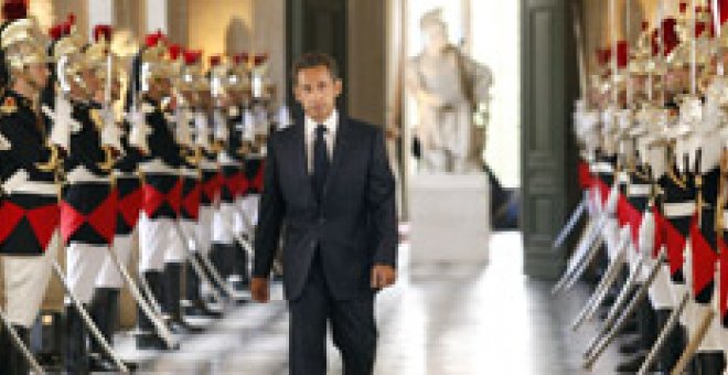 Sarkozy dice que el burka no es bienvenido en Francia