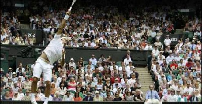 Federer empieza el camino hacia su sexto wimbledon