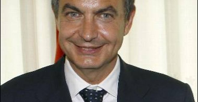 Zapatero cree que el descenso del paro de junio es un "indicio" de mejora