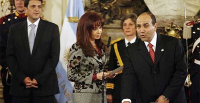 Renuncian dos miembros del Gobierno argentino