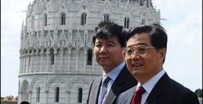 Hu Jintao regresa de Italia para afrontar la crisis de Xinjiang