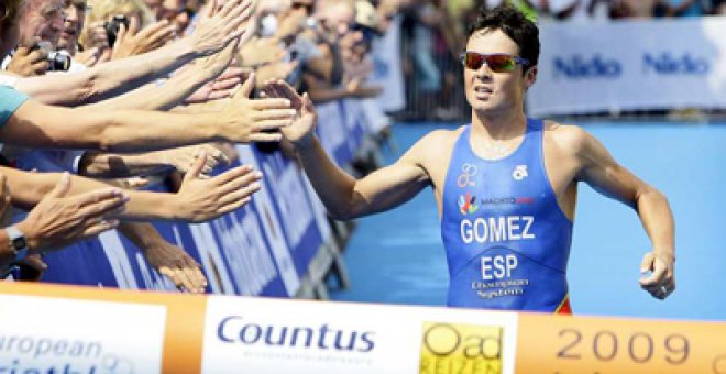 Gómez Noya defiende su reinado en el triatlón