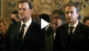 Zapatero impone a los agentes la Cruz de Oro al Mérito de la Guardia Civil