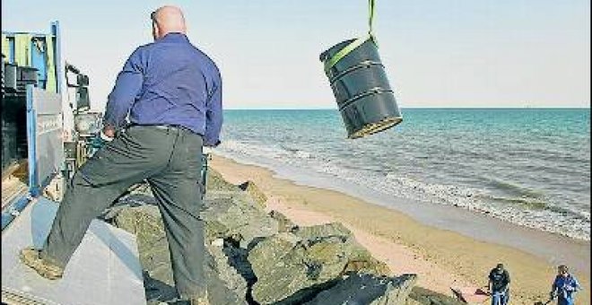 El crudo vertido en Huelva no llega a las playas