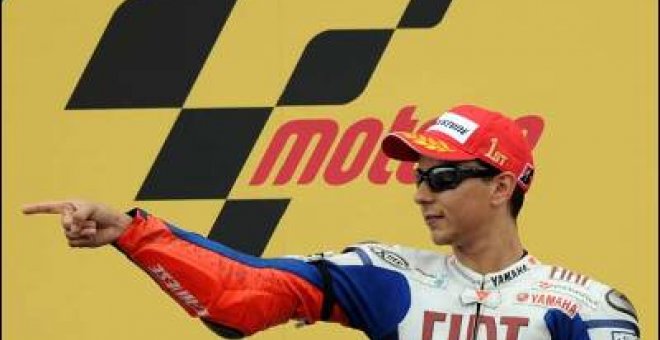 Lorenzo vence en Indianápolis y aprieta el Mundial