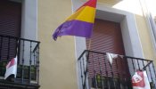 Queman la bandera republicana en la sede de IU de Logroño