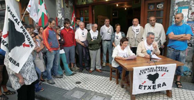 El camarero de un bar con fotos de etarras pide perdón si humilló a víctimas