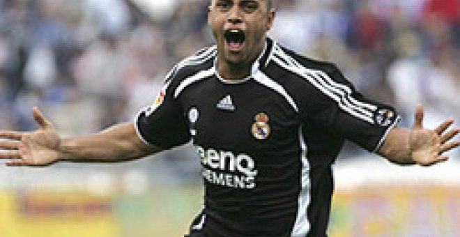 Roberto Carlos pide volver al Madrid, aunque sea jugando gratis