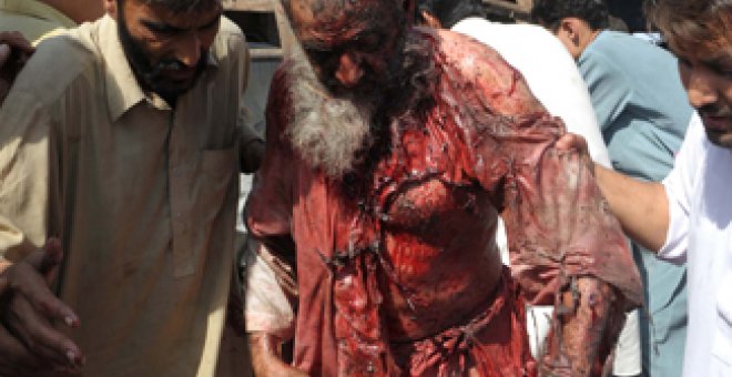 41 muertos por la explosión de un coche bomba en Peshawar