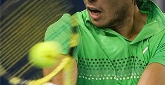 Nadal vence a Safin y avanza a semifinales en China