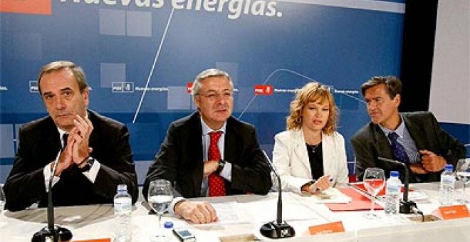 El PSOE maneja desgravar los 400 euros a rentas bajas