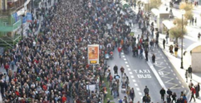 Miles de abertzales protestan en San Sebastián por las detenciones de Batasuna