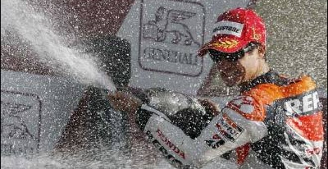 Pedrosa rubrica el triplete español en Cheste