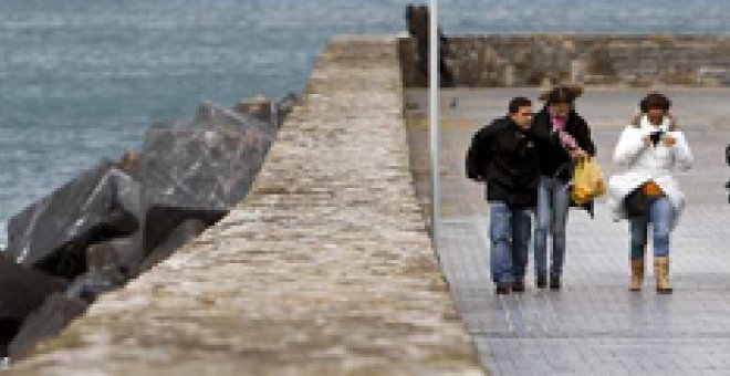 La lluvia concede una tregua y el viento pone en alerta a la mayor parte país