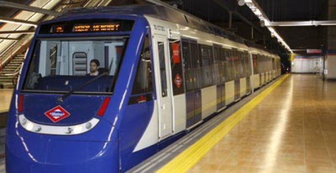 Tres intoxicados leves en un incendio en el Metro de Madrid