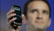Google lanza Nexus One, su primer teléfono móvil