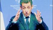 Sarkozy reclama medidas para debilitar al euro