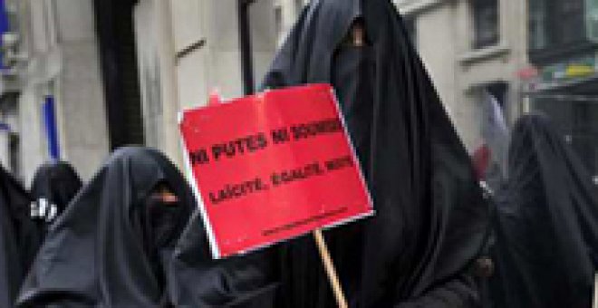 Francia apeará del bus a las mujeres con burka