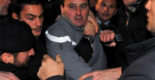 Arresto domiciliario para el agresor de Berlusconi