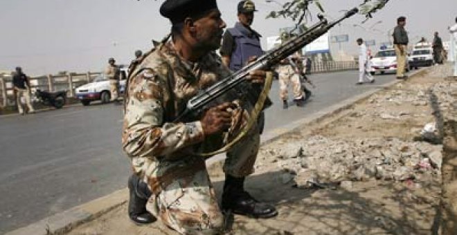 Al menos 30 muertos en una nueva ola de violencia en Karachi