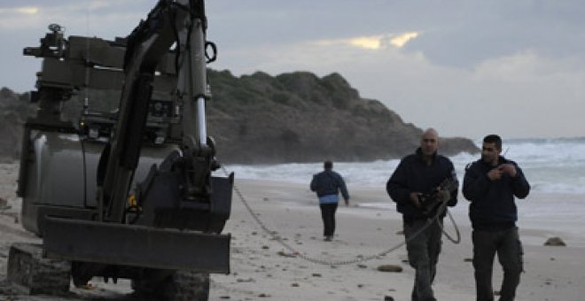 Tel Aviv cierra sus playas tras hallar tres barriles bomba