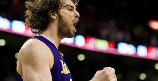 Un Gasol estelar vuelve a liderar la victoria de los Lakers