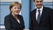 Merkel y Zapatero muestran su confianza en Grecia para evitar ataques al euro