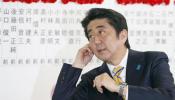Abe sale reforzado de unos comicios en Japón con mínimo histórico de participación