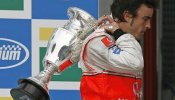 Alonso: "Si Hamilton gana el Mundial, se me caería la cara de vergüenza"