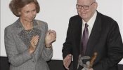 La Reina entrega a José Luis Borau el Premio al Cine y los Valores Sociales