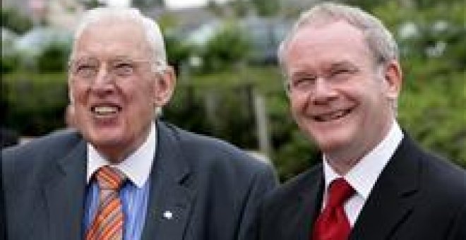 McGuinness afirma que tras seis meses de autogobierno "ni un grito con el reverendo Paisley"