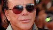 El actor Mickey Rourke es detenido por conducir ebrio una moto