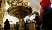 Medio millar de ortodoxos rusos asisten a la inauguración del primer templo construido en España