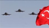 Aviones de combate turcos bombardean un edificio en el norte de Irak