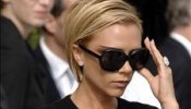 Victoria Beckham dice que su familia se ríe cuando la ven ensayar por la casa