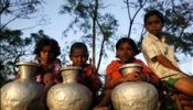 La mitad de la población de Bangladesh afectada por el ciclón son niños, según Unicef