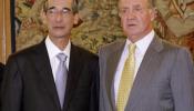 El Rey recibe al presidente electo de Guatemala, en visita de trabajo en España