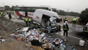 Dos muertos y 13 heridos al chocar un autobús y una furgoneta en Barbastro
