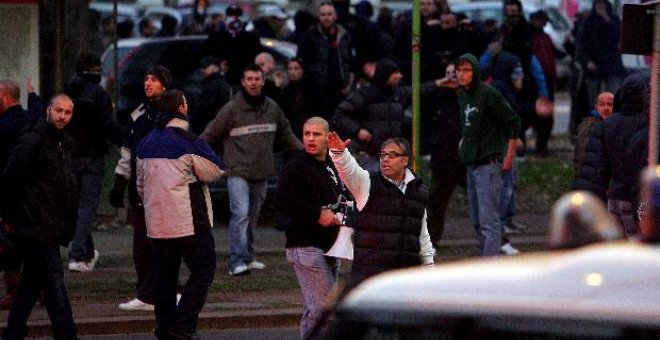 Un policía golpeado y quemado por los ultras del Estrella Roja