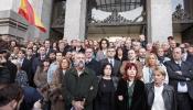 Decenas de personas piden la dimisión de Zapatero en la concentración de Cibeles