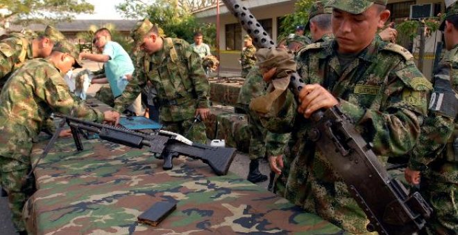El Gobierno colombiano fundirá 18.000 armas de paramilitares en presencia de la OEA