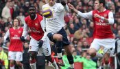 El Arsenal no falla contra el Tottenham y Torres propicia la goleada del Liverpool