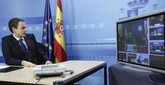 Zapatero traslada su apoyo a las tropas en el exterior y homenajea a los militares fallecidos