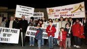 Los miembros del Arca de Zoé reciben la primera visita de sus familiares en la cárcel de Fresnes