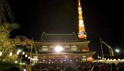 Japón acude en masa a los templos buscando fortuna para el año nuevo