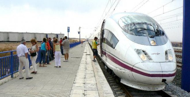 Una avería provoca dos horas y media de retraso en línea AVE Tarragona-Madrid