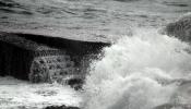 El temporal del mar obliga a cerrar al baño la Playa capital de La Gomera