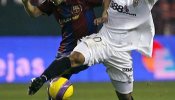 El Barça saca oro de su pobre paso por el Pizjuán
